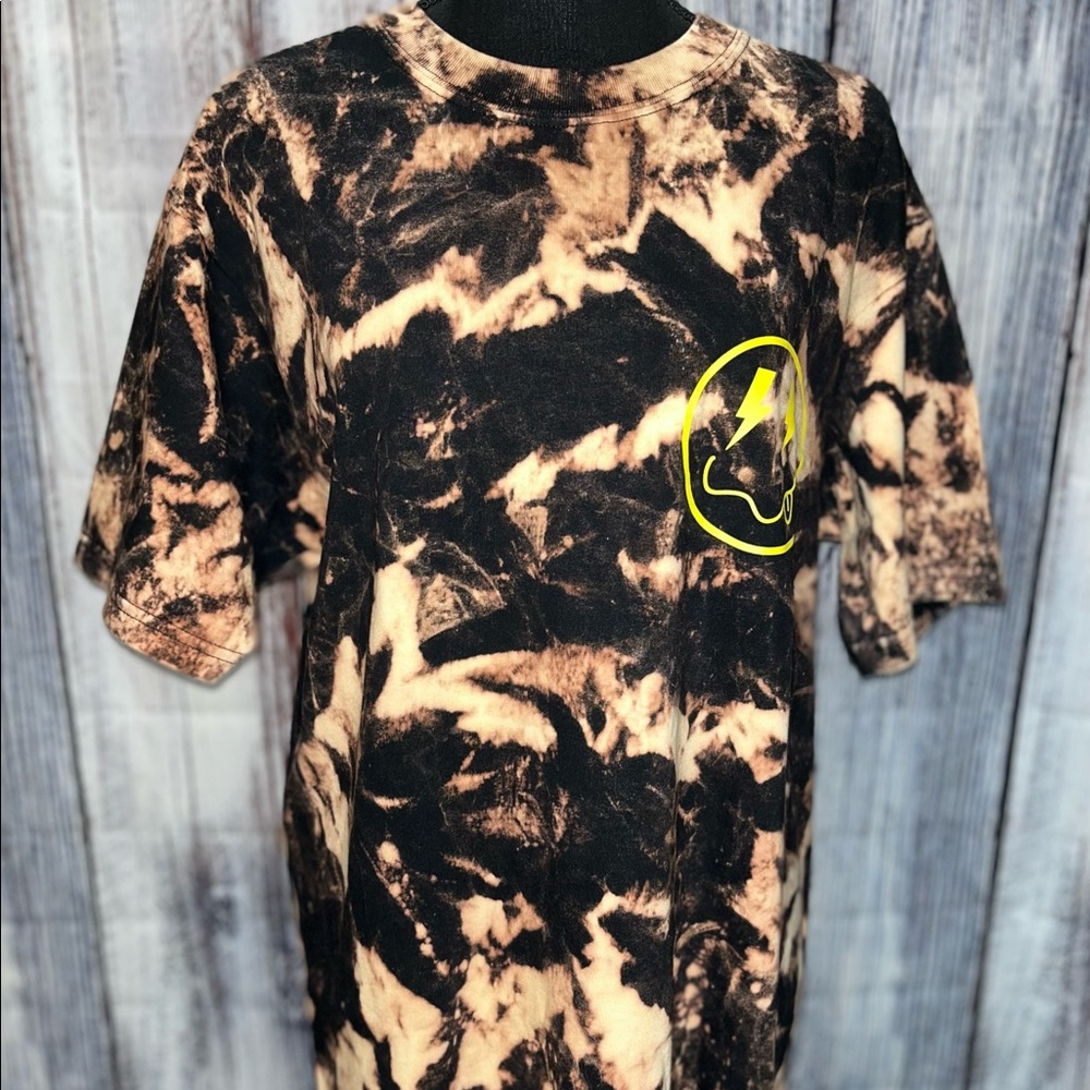 Custom reverse tiedye graphic tee unisex Sz L